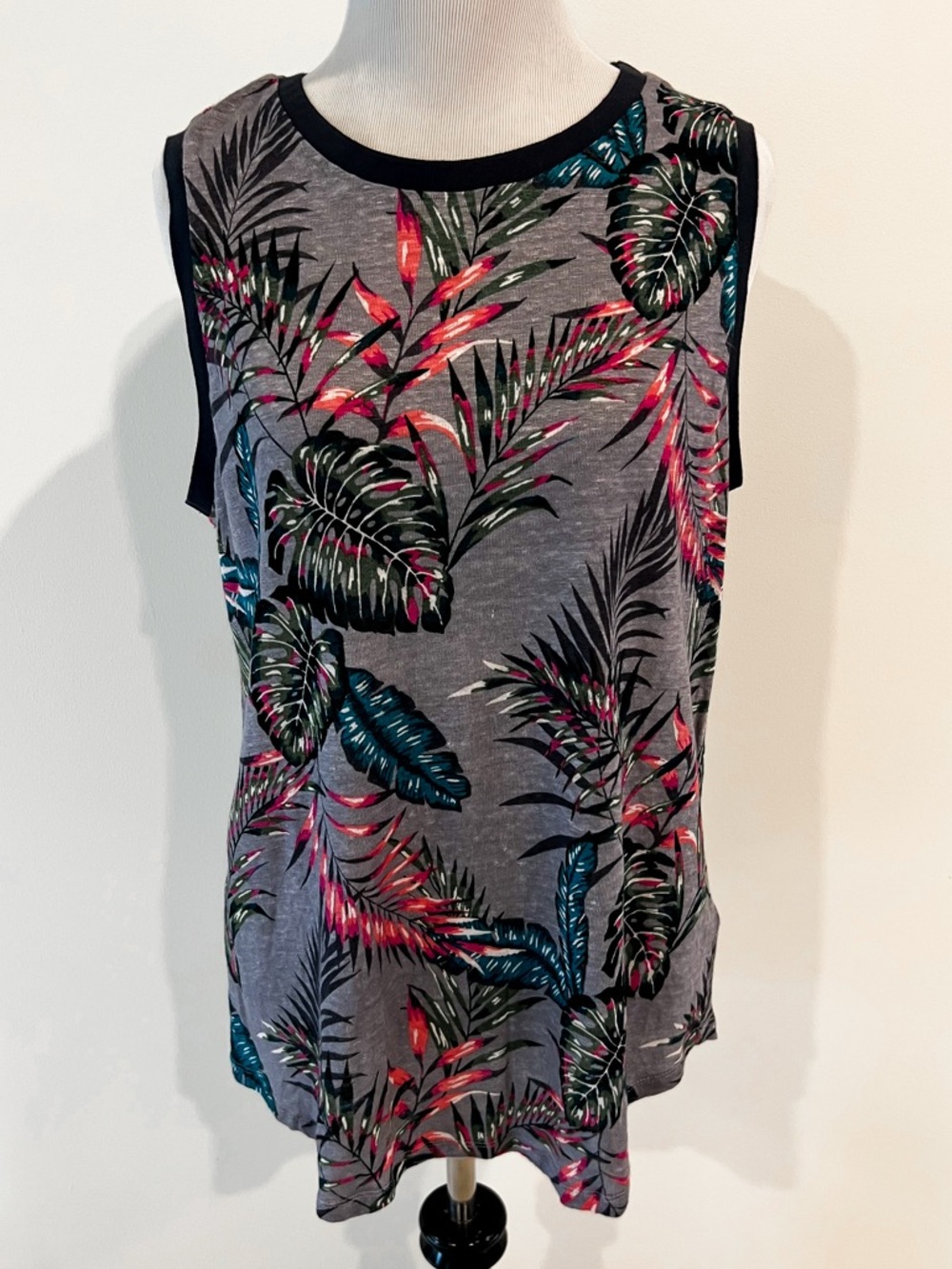C&C California Linen Sleeveless Tropical Print Tank Top Gray Pink Womens Large